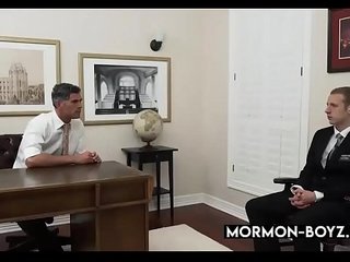 Bear Boss Bangs Young Stud In His Office And Cums In Him - MORMON-BOYZ.COM